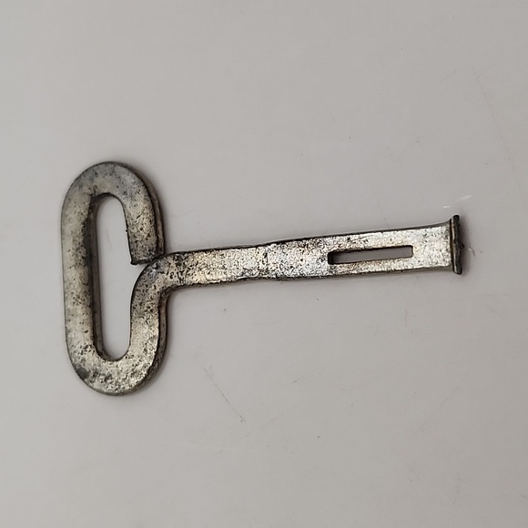 Vintage Keys 5 Count - Picture 7 of 7